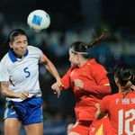 Malgré une domination sans partage et de nombreuses occasions, le Vietnam n'a pas su les concrétiser et a subi une riposte de dernière minute des Philippines. Photo : VNA
