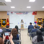 La consule générale du Vietnam à Busan, Doàn Phuong Lan, s’exprime lors de la cérémonie, à Daegu, en République de Corée. Photo : baoquocte.vn