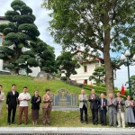 La cérémonie de reconnaissance de 12 arbres anciens comme arbres patrimoniaux du Viêt Nam s'est déroulée dans le quartier de Vu Ninh, province de Bac Ninh. Photos : gracieuseté de la province de Bac Ninh