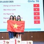 L’équipe féminine vietnamienne des moins de 16 ans a remporté l’or aux Championnats d’échecs ASEAN+ par catégories d’âge 2025. Photo : Fédération vietnamienne des échecs