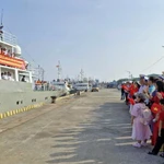 Les deux délégations quittant le port du Commandement de la région navale 2 à Hô Chi Minh-Ville, le 16 janvier. Photo : VNA