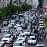 À compter du 1er juillet 2026, les règles des ZFE s’appliqueront au périphérique 1. À compter du 1er janvier 2028, les zones s’étendront aux zones situées à l’intérieur du périphérique 2. Photo : VNA