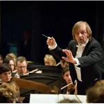 Le chef d’orchestre russe Yury Tkachenko dirigera ce concert au Théâtre Hô Guom, à Hanoi. 