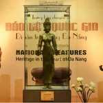 En exposition, la statue de Tara Laksmindra-Lokesvara, vieille de 1.200 ans, un des 30 premiers objets reconnus comme trésors nationaux. Photo : SGGP