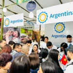 Le stand culinaire de l'ambassade d'Argentine au Vietnam, lors du Festival international de la gastronomie 2024, a attiré de nombreux visiteurs. Photo : ambassade d'Argentine au Vietnam