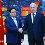 Le Premier ministre Pham Minh Chinh (à gauche) et le président de l’Assemblée populaire nationale (APN), Brahim Boughali. Photo : VNA