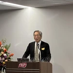 Le professeur Yuji Suzuki, président de la Fédération nationale des associations pour l’UNESCO au Japon et secrétaire général de la Fédération Asie-Pacifique des clubs et associations UNESCO (AFUCA) s’exprime lors du séminaire. Photo : VNA