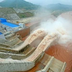 Le barrage principal de la centrale hydroélectrique de Lai Châu. Photo: VNA
