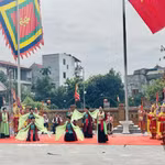 Interprétation des chants chèo tàu, de la commune d'Ô Diên, à Hanoi. Photo: VNA