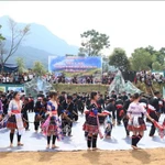 Performance de flûte Hmong. Photo: VNA