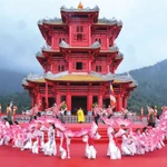 Quand le site devient spectacle : ouverture de la fête de Tây Yên Tu, dans la province de Bac Ninh (Nord). Photo : VNA