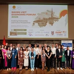 La secrétaire générale Rachel Nguyen Isenschmid (en rose). Photo : VNA