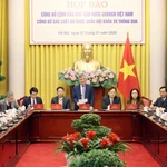 Conférence de presse pour annoncer les décrets du président de la République promulguant 12 lois adoptées lors de la 10e session de la 15e Assemblée nationale. Photo: VNA