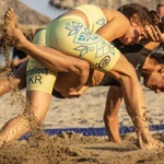  Fort d'un intérêt local marqué pour les sports de combat et d'une culture balnéaire en plein essor, on attend beaucoup des athlètes et des spectateurs aux Beach Wrestling World Series. Photo: 24h.com.vn