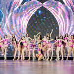 Les candidates à Miss Grand Vietnam 2026 défilent lors de la soirée de demi-finale. Photos : Organisateurs de Miss Grand Vietnam