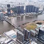 Le pont Ba Son relie la rue Tôn Duc Thang, dans le premier arrondissement de Hô Chi Minh-Ville, à la zone urbaine de Thu Thiêm. Photo : VNA