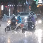 De fortes pluies vont faire leur retour dans le Nord, des orages sont attendus à Hanoi dimanche soir 14 juin. Photo : VNA