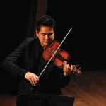 La soirée sera marquée par une performance exceptionnelle du violoniste Bui Công Duy, ici à Osaka, le 6 avril 2023. Photo : NHK