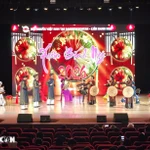 Une représentation de chants folkloriques Quan Ho dans le cadre de l’ événement, à Upha, en Russie. Photo: VNA