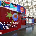 L’espace d’exposition du ministère des Affaires étrangères lors de l’exposition des réalisations nationales, intitulée «80 ans d’indépendance – Liberté – Bonheur». Photo : VNA