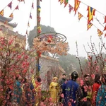 Le Département du tourisme de Hanoi collaborera avec le Centre de conservation du patrimoine de Thang Long - Hanoi pour reconstituer le rituel de l’érection de la perche rituelle du Têt. Photo : CTV/CVN