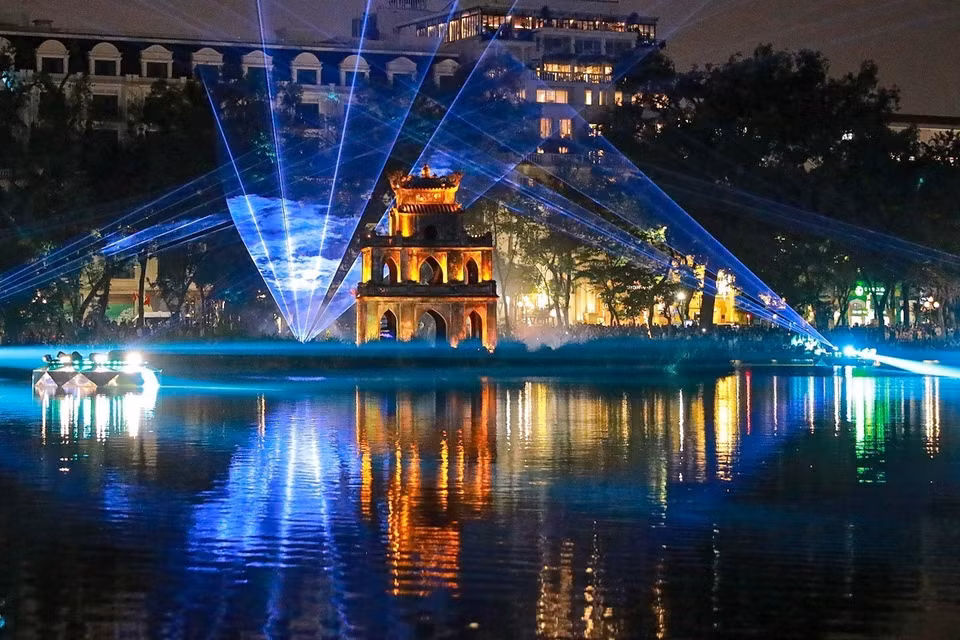 Cet événement marque le coup d’envoi d’une série de programmes culturels et artistiques organisés par Hanoï pour célébrer le Nouvel An 2026, à destination des habitants de la capitale comme des visiteurs nationaux et internationaux. Photo : VNA