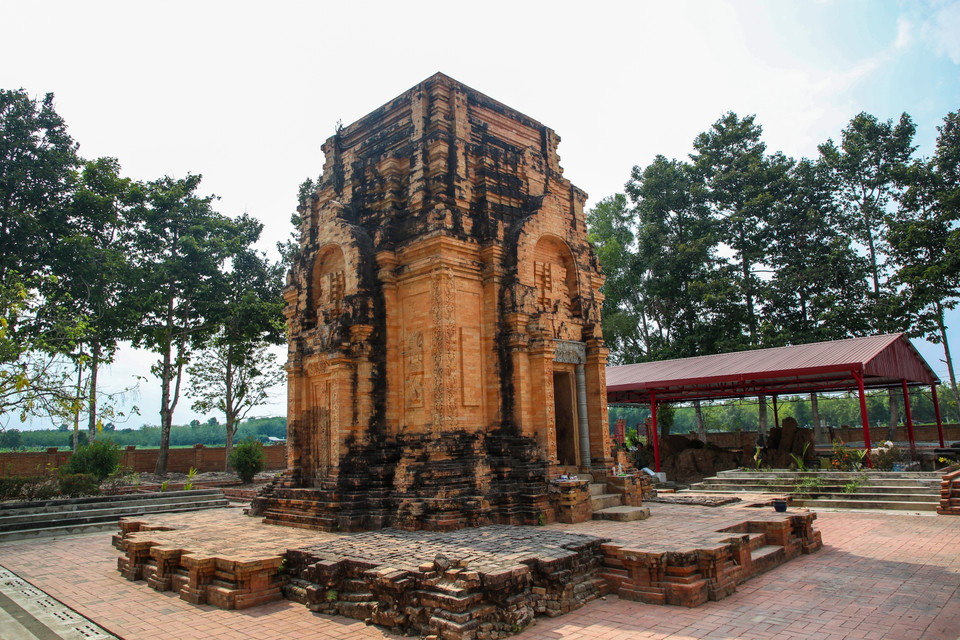 La tour Chot Mat est un ouvrage architectural ancien typique, représentatif de la culture Oc Eo du Sud du Vietnam. Photo : VNA