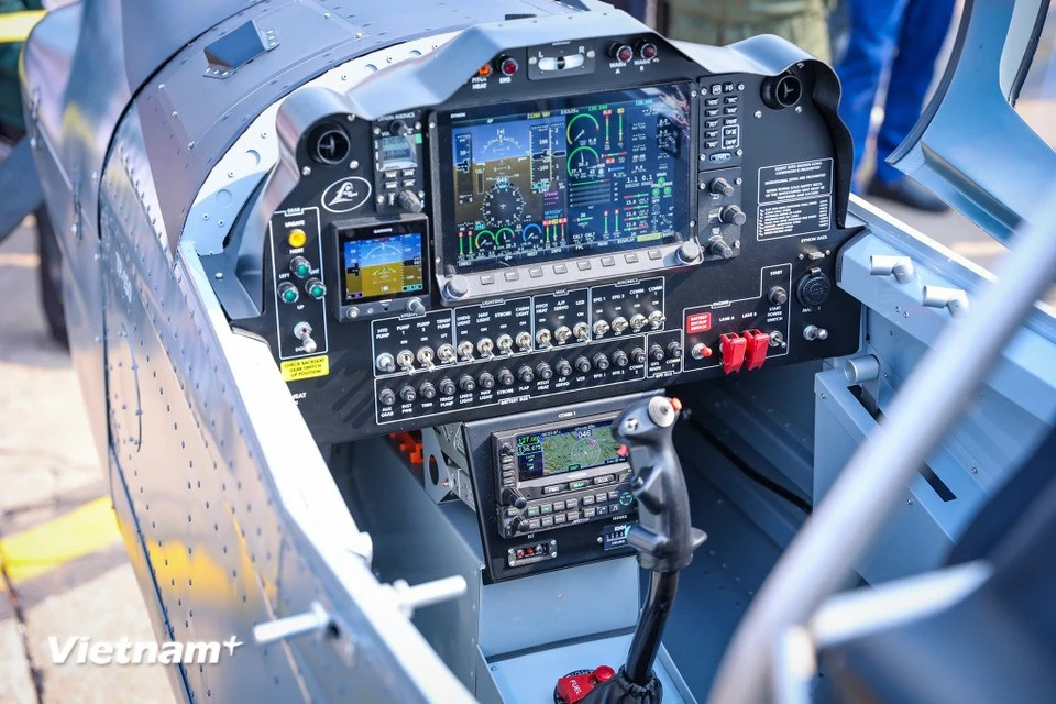 Le TP-150 est conçu et fabriqué en conformité avec les normes internationales telles que EASA CS-VLA et FAA Experimental Aircraft ainsi qu'avec de nombreuses normes militaires. Photo : Hoai Nam/Vietnam+