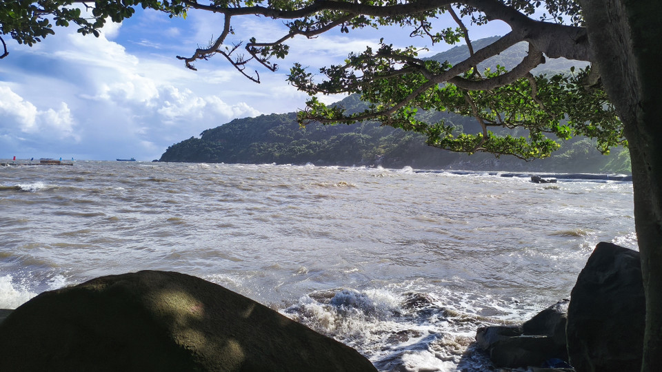 Une fois ses infrastructures achevées, l’archipel de Hon Khoai deviendra un maillon essentiel et dynamique de l'économie du delta du Mékong, s'établissant comme une nouvelle porte commerciale internationale pour le Vietnam. Photo : VNA