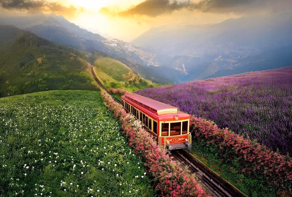 Pour les visiteurs de Sa Pa, le train de montagne de Muong Hoa offre une dimension supplémentaire et unique à leur expérience de tourisme vert. Photo : VNA