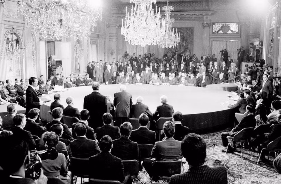La victoire de « Hanoï - Diên Biên Phu aérien » a brisé les desseins stratégiques américains, obligeant Washington à signer les Accords de Paris le 27 janvier 1973 et à retirer ses troupes, créant ainsi les prémisses de la libération totale du Sud et de la réunification nationale. Photo d'archives de la VNA