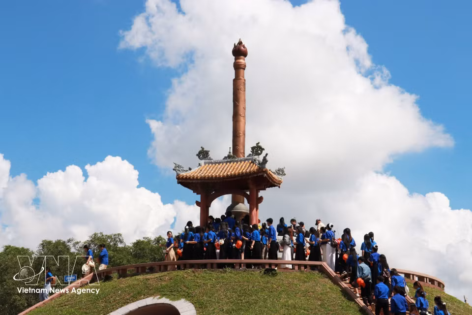 La citadelle de Quang Tri, haut lieu de mémoire, rend hommage aux héros tombés pour la Patrie. (Photo : VNA)