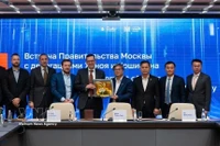 Photo de groupe des délégués des deux pays. Photo : VNA