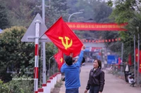 La commune de Muong Sai (Son La) est décorée avec éclat, prête pour la grande fête nationale. Photo : VNA