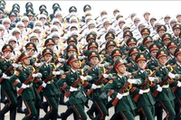 Le Bloc d’honneur de l’Armée de terre, de la Marine et la Défense aérienne – Armée de l’air. Photo : VNA