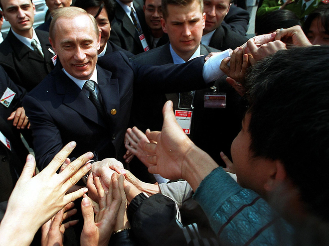 Le président Vladimir Poutine au Vietnam en 2001. Photo: VNA putin1.png