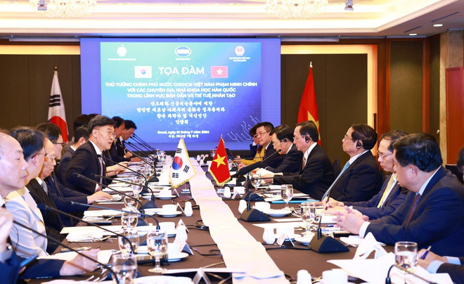 Le Premier ministre Pham Minh Chinh a un déjeuner-débat avec des experts et des scientifiques sud-coréens dans le domaine des semi-conducteurs et de l'intelligence artificielle. Photo: VNA vna_potal_thu_tuong_toa_dam_voi_cac_nha_khoa_hoc_han_quoc_trong_linh_vuc_ban_dan_7458669.jpg