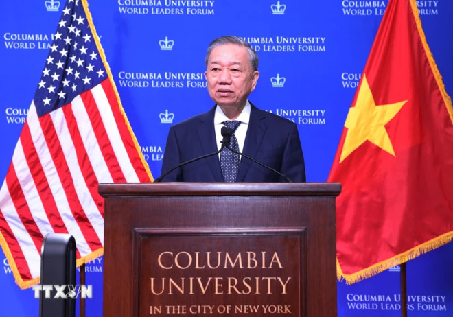 Dans son discours prononcé à l'Université de Columbia, aux États-Unis, le 23 septembre 2024, le secrétaire général du Parti et président Tô Lâm a déclaré qu’après près de 80 ans d'indépendance et près de 40 ans de Doi Moi, le Vietnam est confronté à un nouveau point de départ historique, une nouvelle ère, l'ère de progrès pour le peuple vietnamien. Photo: VNA to-lam.jpg