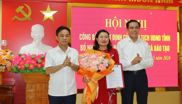 Mme Nguyên Thi Nguyêt, secrétaire du Comité du Parti du district de district de Thach Ha, province de Ha Tinh. Photo: xaydungchinhsach.chinhphu.vn th-1716533180382264903843.jpeg
