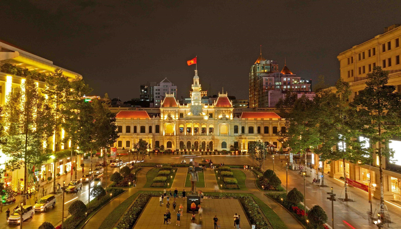 Le siège du Comité populaire de Ho Chi Minh-Ville dans le 1er arrondissement. Photo : Vu Sinh - VNA 04-ava-vna-potal-thanh-pho-ho-chi-minh-trung-tam-kinh-te-van-hoa-du-lich-dau-tau-cua-ca-nuoc-7778353.jpg