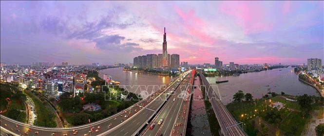 Ho Chi Minh-Ville - le principal centre économique, culturel et touristique du pays. Photo : Vu Sinh – VNA 02-vna-potal-thanh-pho-ho-chi-minh-trung-tam-kinh-te-van-hoa-du-lich-dau-tau-cua-ca-nuoc-stand.jpg