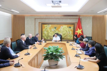 Un vice-Premier ministre reçoit une délégation de la Société germano-vietnamienne