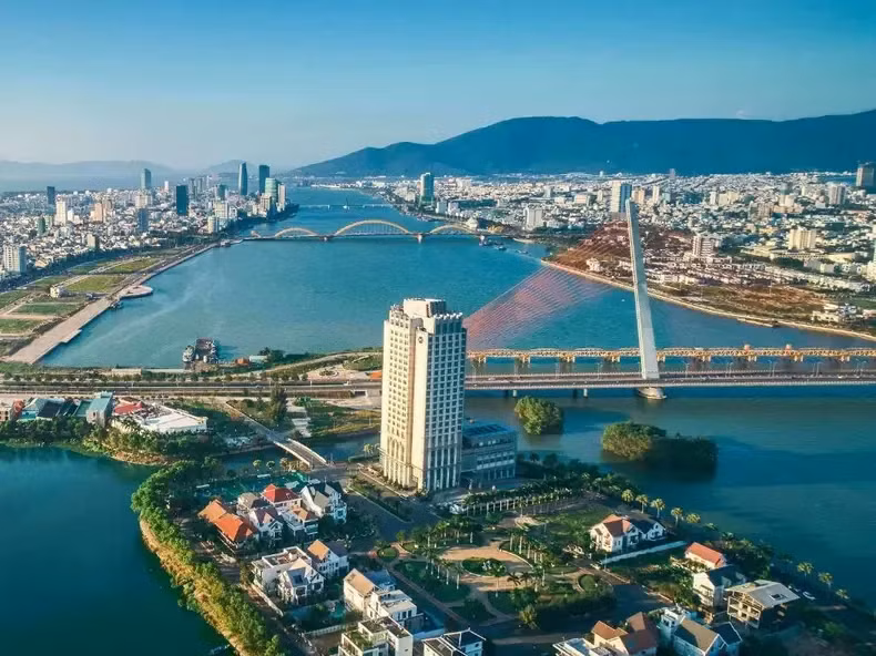 Đà_Nẵng_của_Việt_Nam_đứng_thứ_4_trong_danh_sách_10_điểm_đến_tốt_nhất_cho_những_người_du_mục_kỹ_thuật_số_năm_2024._(Ảnh_Agoda).jpg