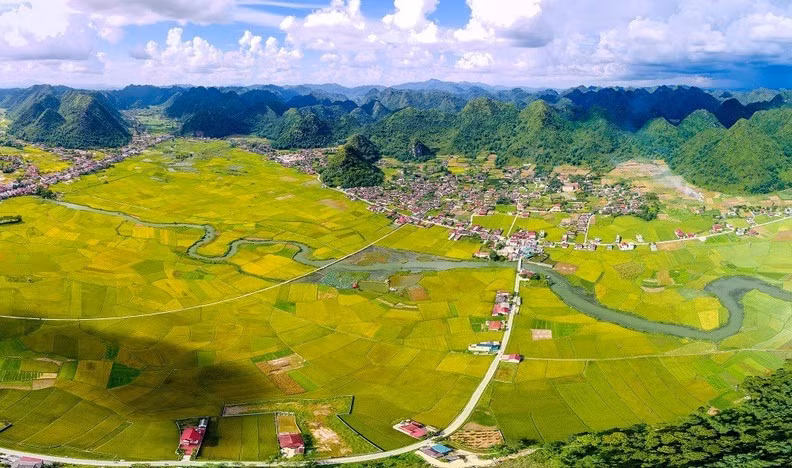 vallée de Bac Son.jpg