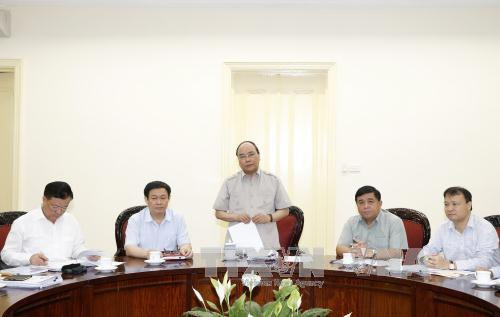 Gouvernement: discussion pour stabiliser la macroéconomie ảnh 1