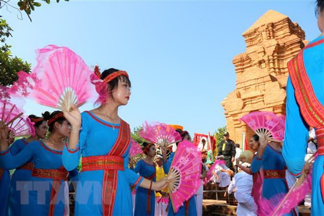 L’ethnie Cham à Binh Thuan célèbre la fête Katê ảnh 1 L’ethnie Cham à Binh Thuan célèbre la fête Katê ảnh 1