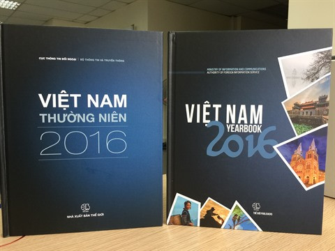 Publication d’un livre illustré en deux langues sur le Vietnam ảnh 1