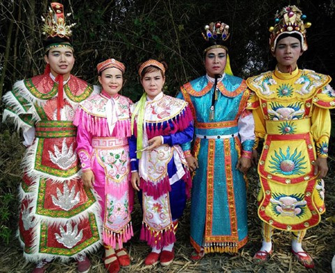 L’amour pour le tuông arrimé par une fameuse famille théâtrale à Dà Nang ảnh 1 L’amour pour le tuông arrimé par une fameuse famille théâtrale à Dà Nang ảnh 1