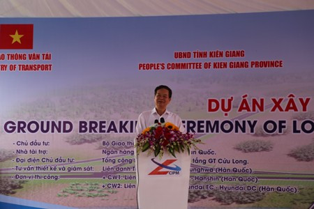 Le PM donne le coup d’envoi de plusieurs projets d’infrastructure ảnh 1 Le PM donne le coup d’envoi de plusieurs projets d’infrastructure ảnh 1
