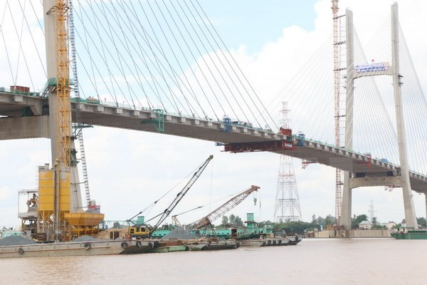 Dong Thap : raccordement du pont Cao Lanh sur le fleuve Tien ảnh 1 Dong Thap : raccordement du pont Cao Lanh sur le fleuve Tien ảnh 1